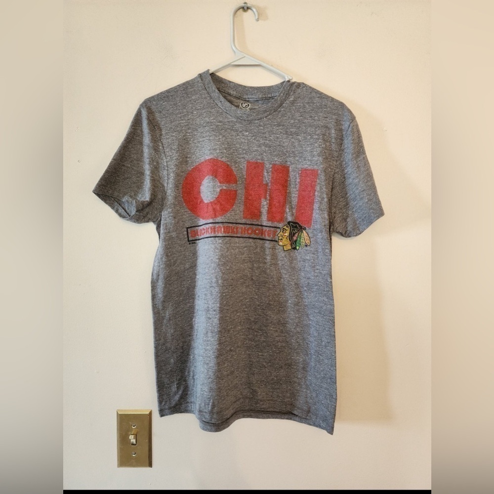 Chicago Blackhawks NHL Hockey shirt size mens small